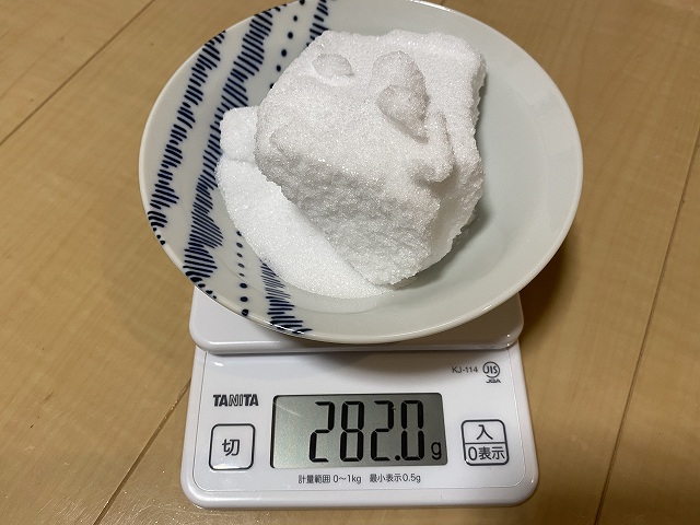 金魚の塩浴の作り方をわかりやすく解説 最初は塩の量にビビります きんぎょりうむ